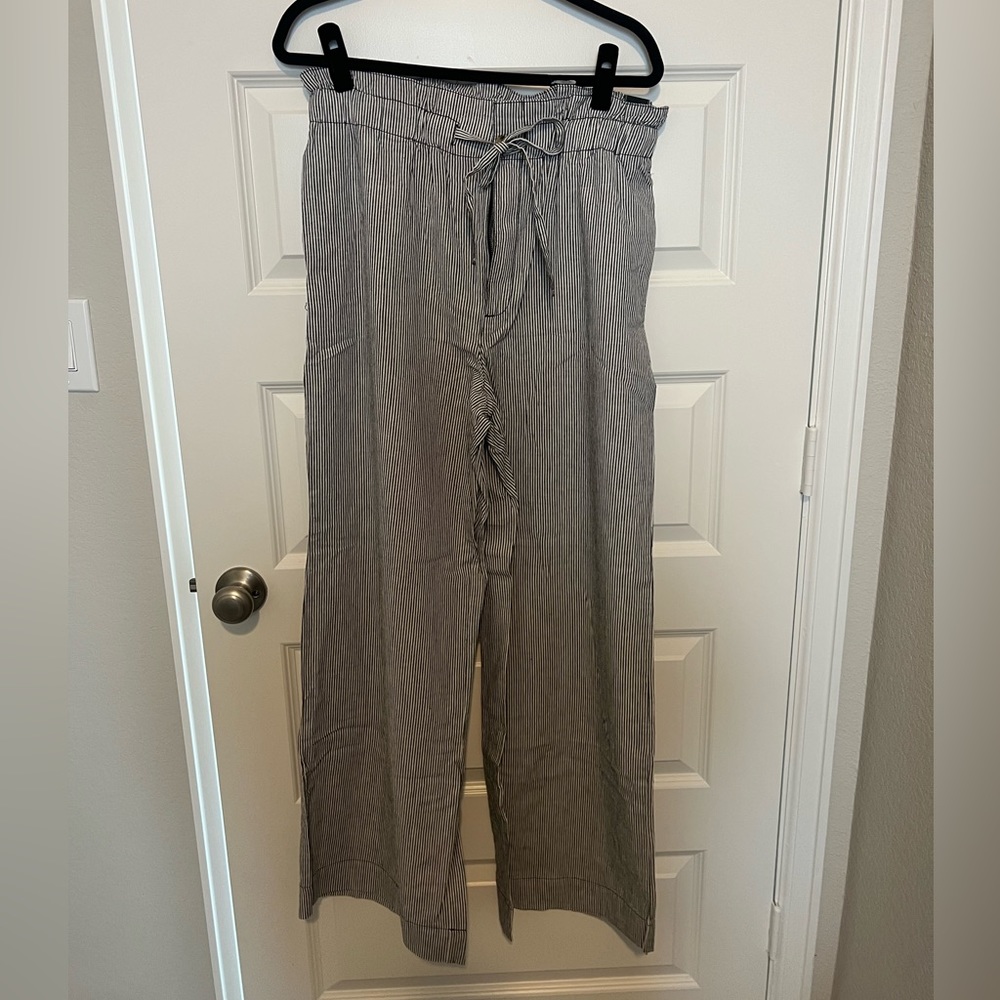 A&F striped wide leg pants | Navy/White